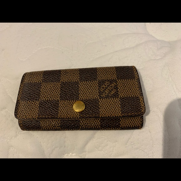 Authentic Louis Vuitton 4 Key Holder - Picture 3 of 8